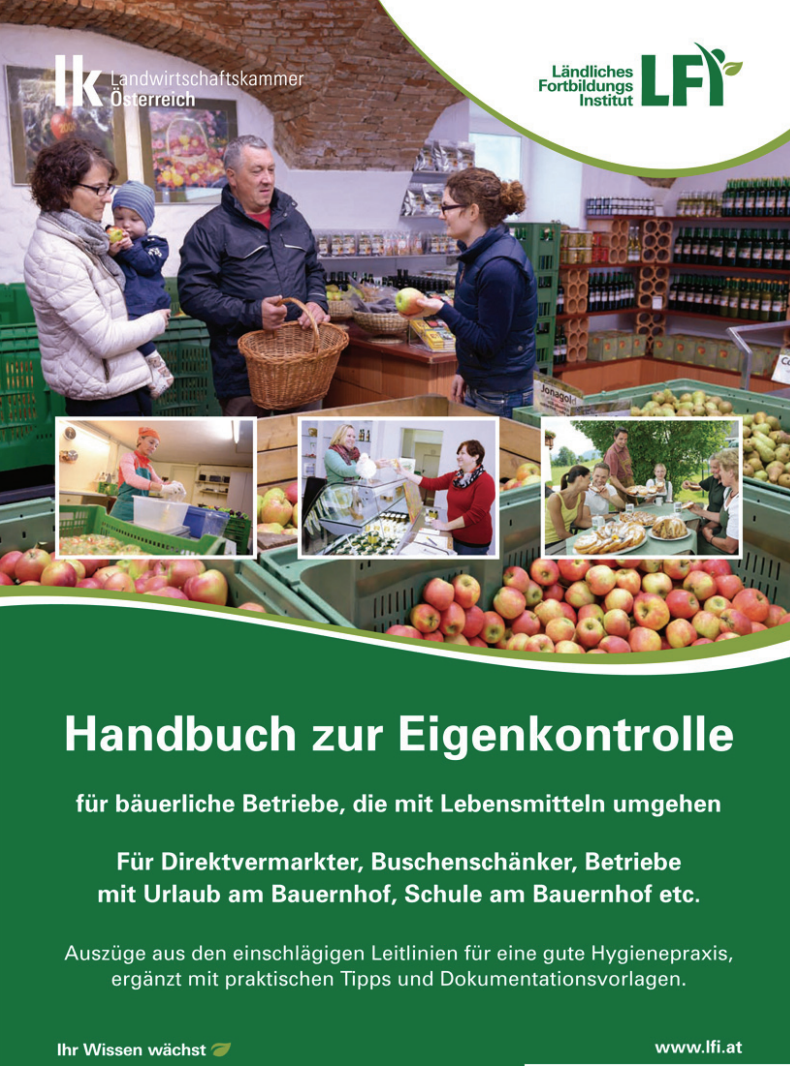 Mehrere Personen in einem Hofladen mit Obstkörben, drei kleinere Bilder zeigen Apfelverarbeitung, Verkauf und Essen im Freien. Text: 'Handbuch zur Eigenkontrolle für bäuerliche Betriebe, die mit Lebensmitteln umgehen.