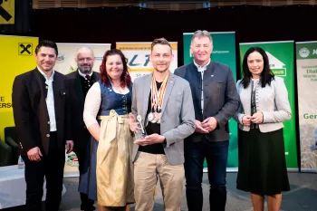 Sieger Benjamin Lach mit Ehrengästen