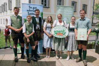 Gutes vom Bauernhof Betrieb Paller Familie Schnitzhofer aus Salzburg Tafelverleihung beim Genussfest in Altenmarkt