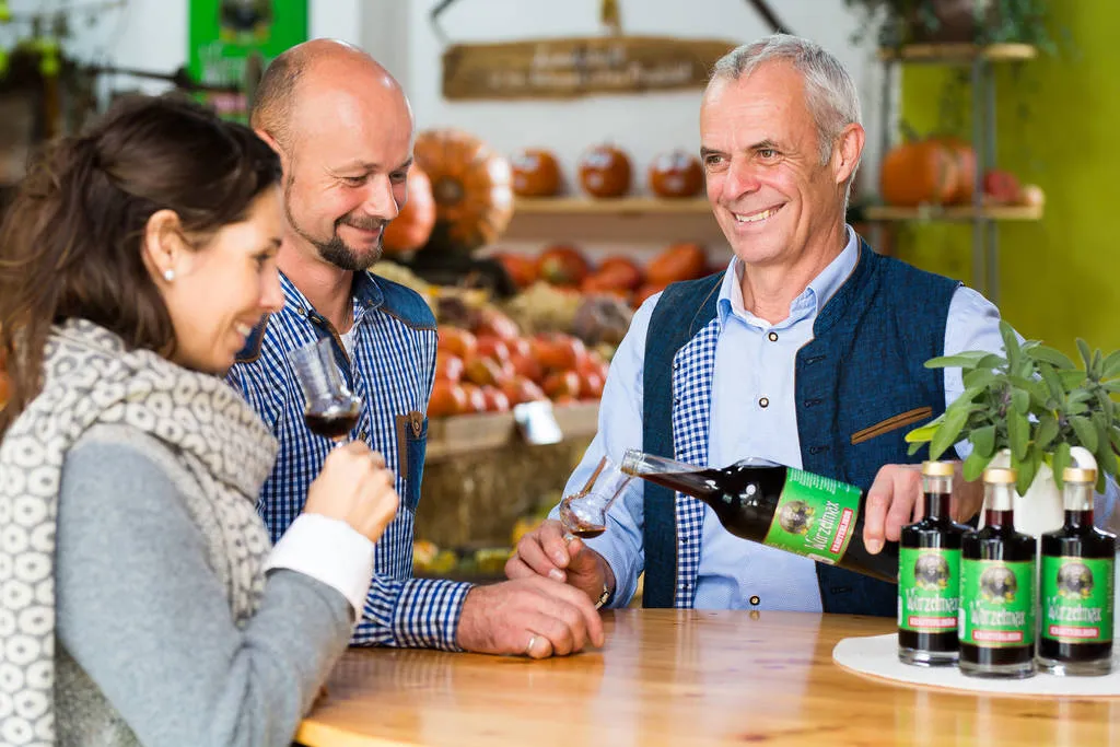 Wurzelmax Kräuterlikör Verkostung auf Wurzers Kürbishof