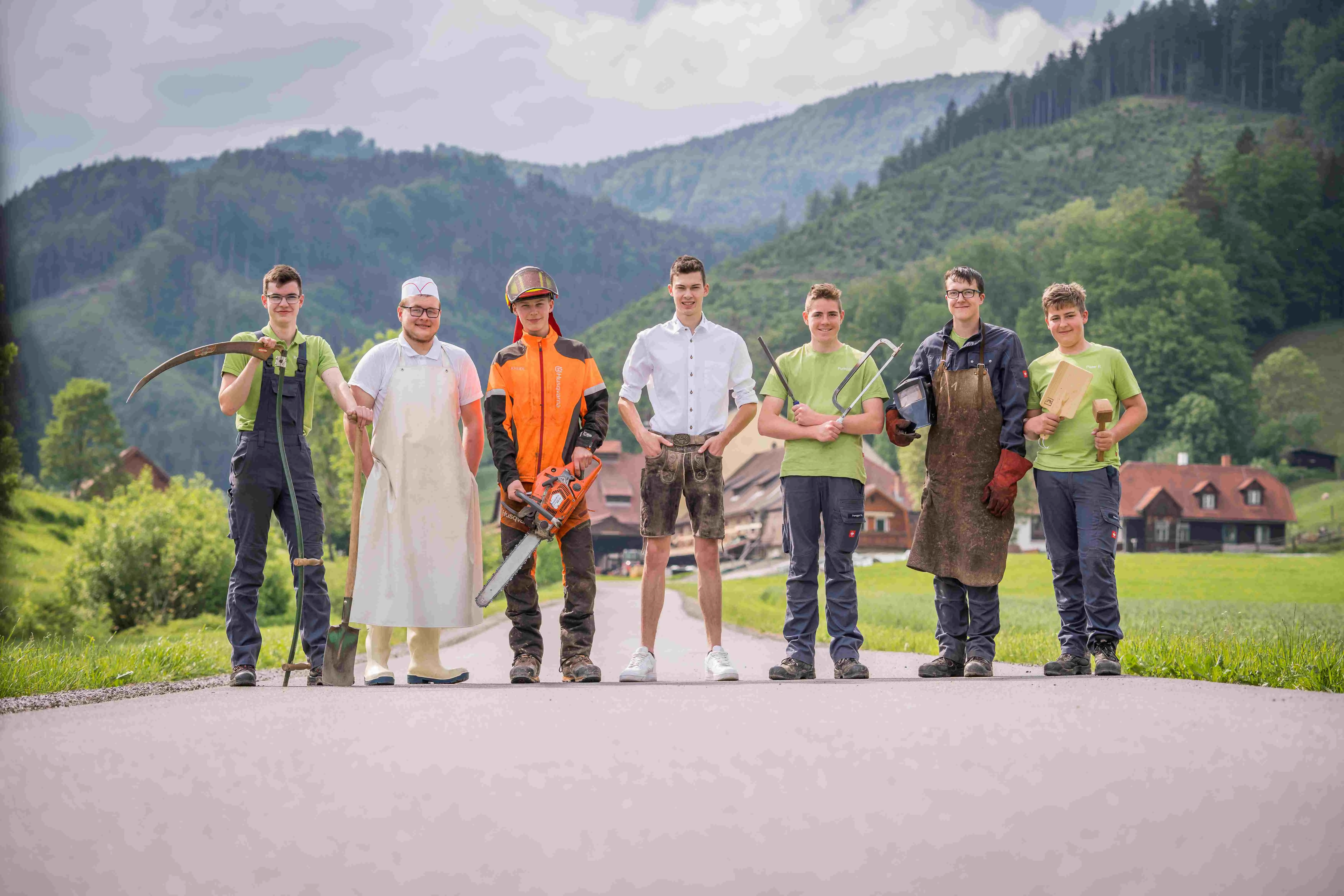 Schüler in Arbeitskleidung