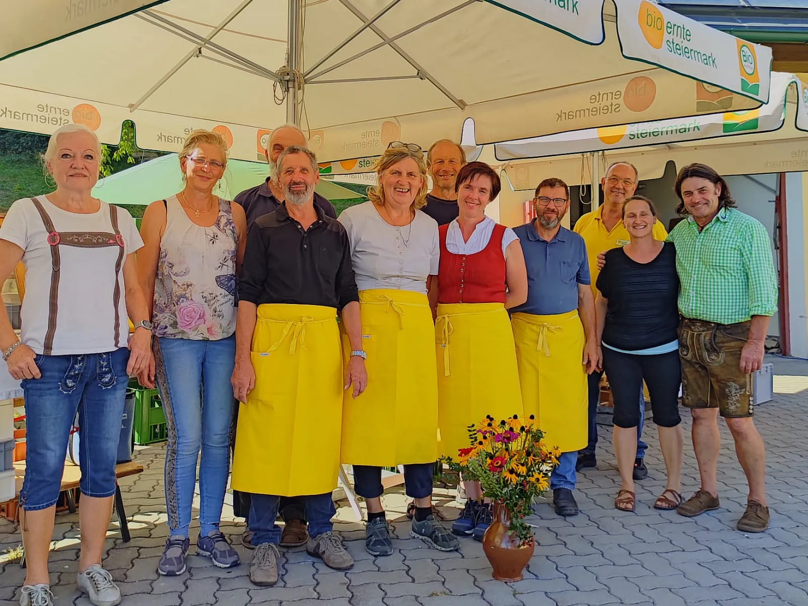 Gruppenfoto Bio Bauernmarkt Grottenhof