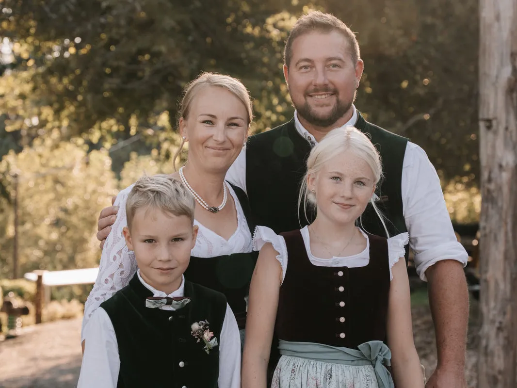 Familie Übertsberger vom Trumer Schmanklerhof 