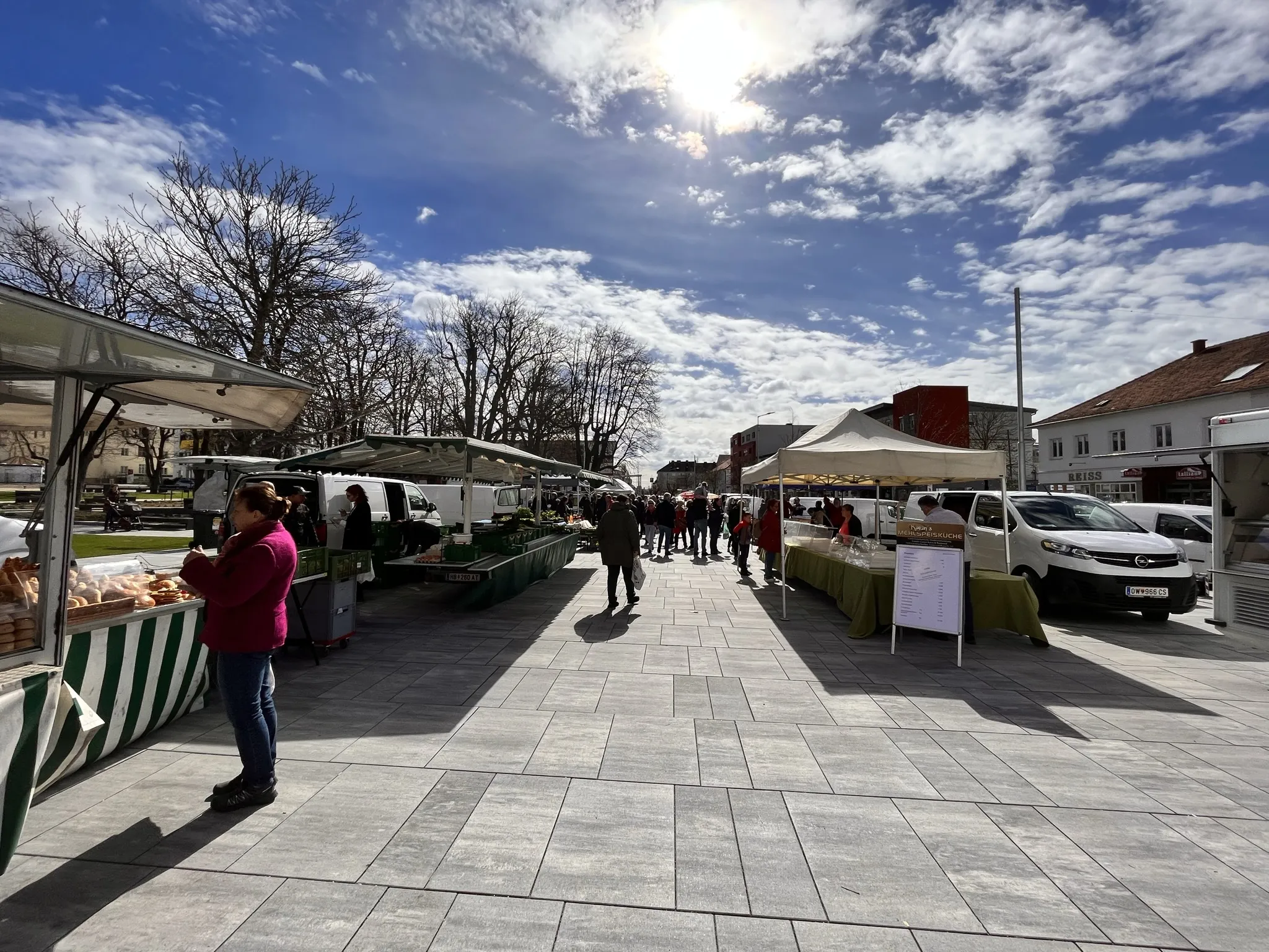 Bauern- und Genussmarkt Oberwart_Blick über das Marktgelände beim Stadtgarten