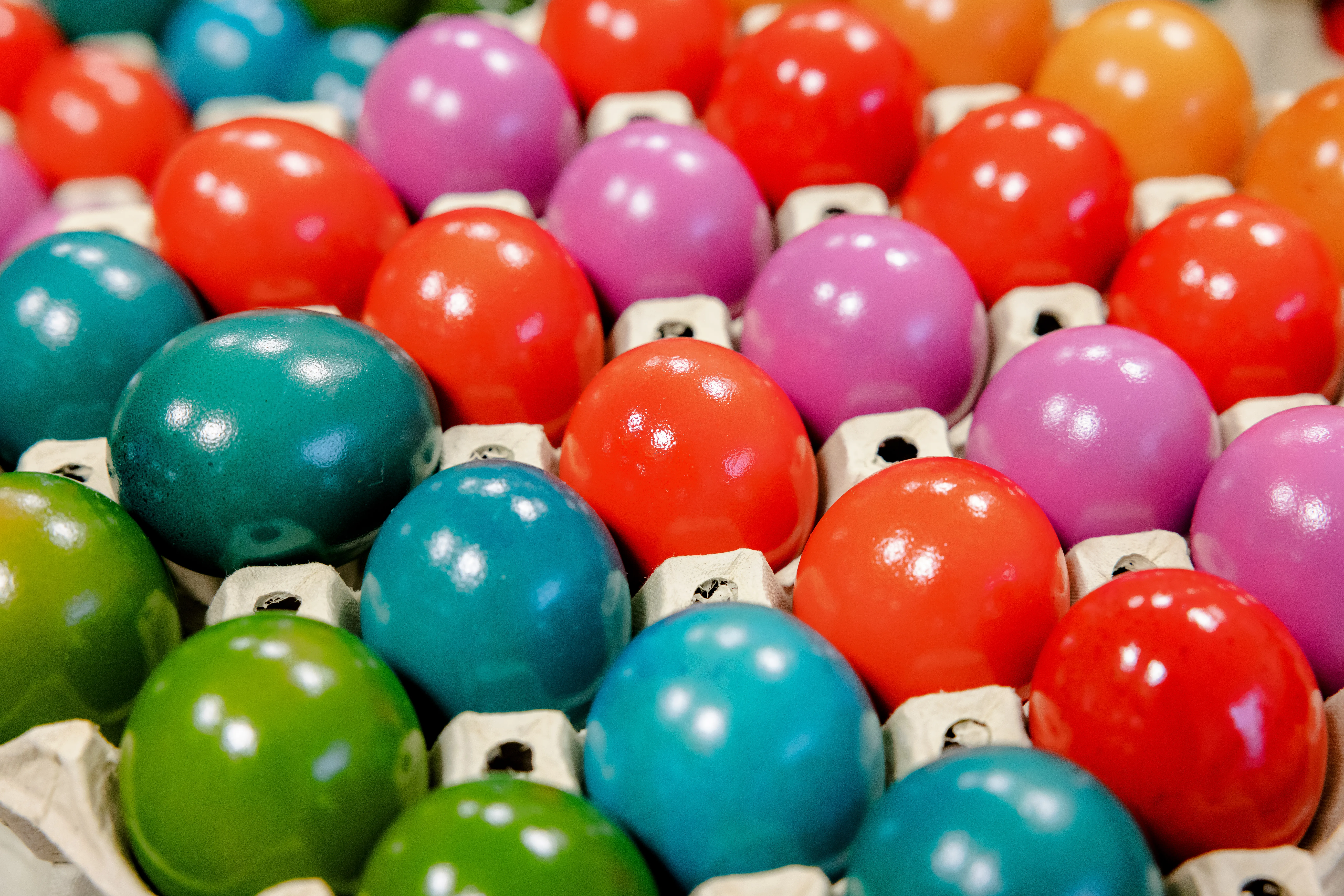 bunte Ostereiervielfalt am Ostermarkt
